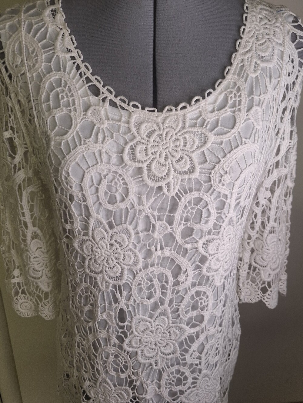 White Crochet Lace Tunic Top - Elegant Floral Overlay.  Size Med